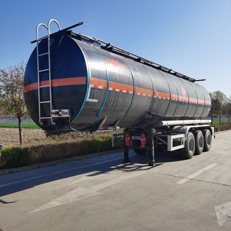 Oil tanker