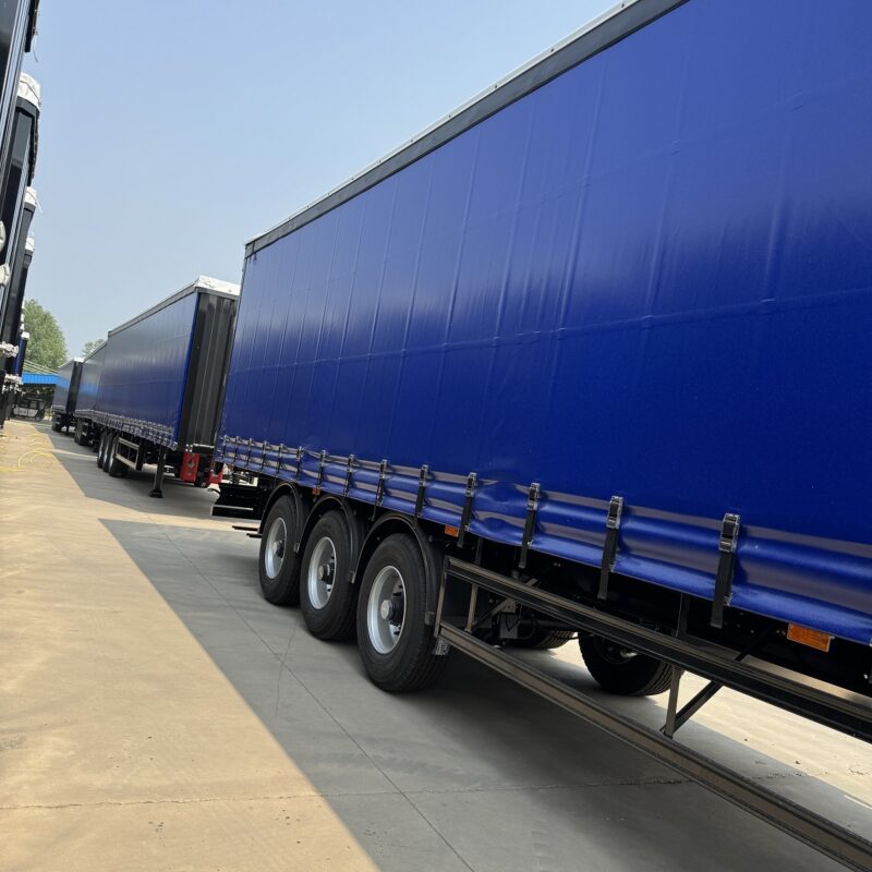 Side curtain semi-trailer