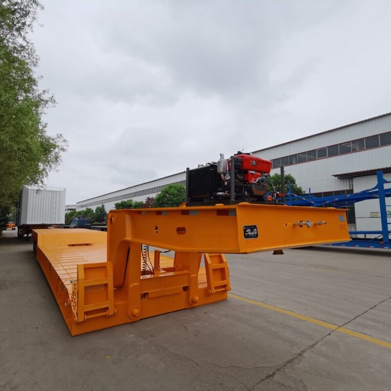 Large cargo transport semi-trailer