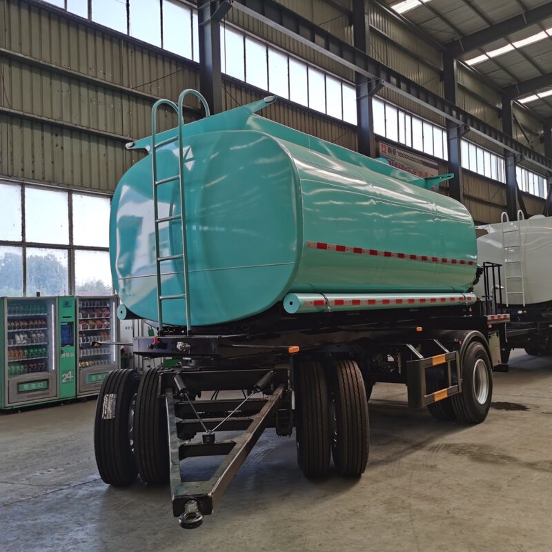 Dust suppression vehicle