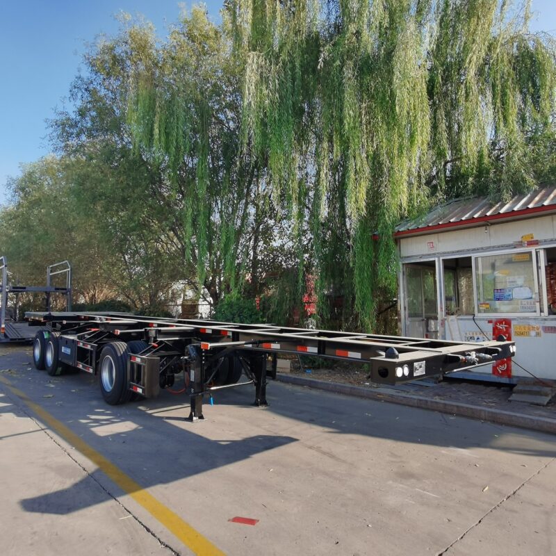 Skeleton semi-trailer