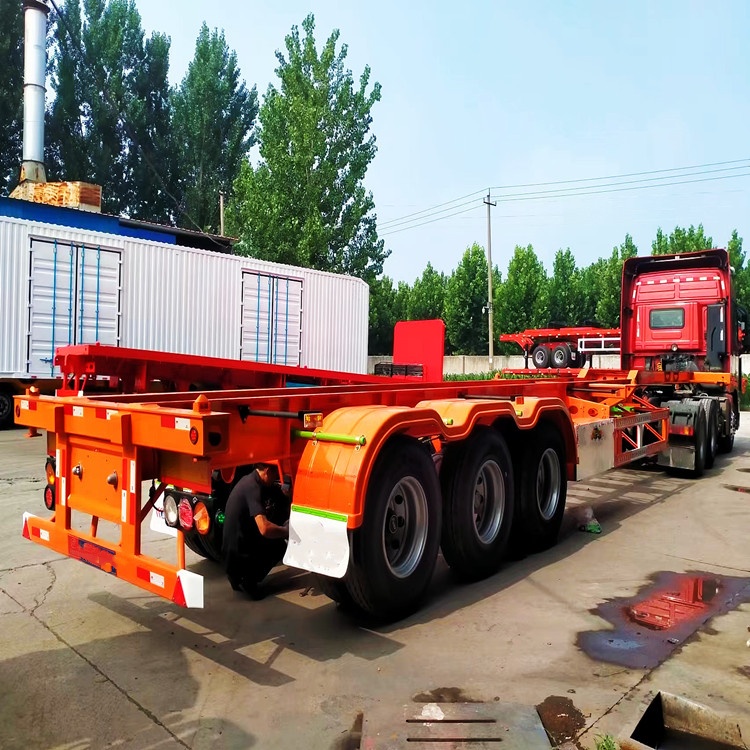 Skeleton semi-trailer