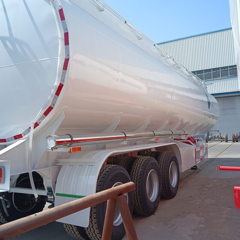 Oil tanker