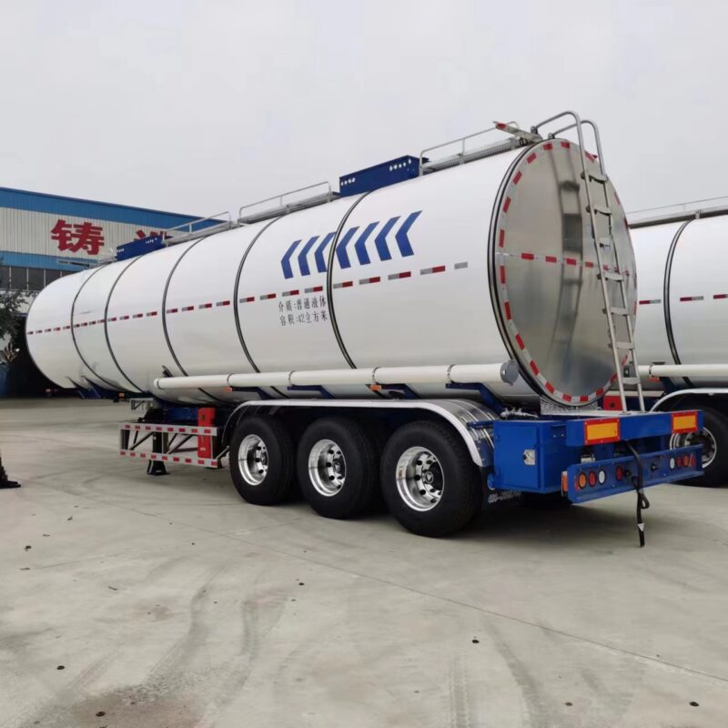 Oil tanker
