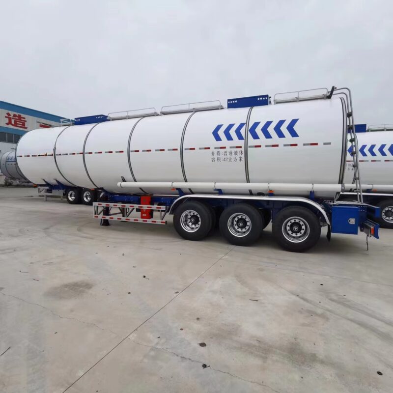 Oil tanker